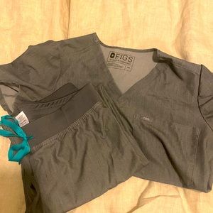 Figs graphite scrub set Catarina top Livingston bottoms xs / petite